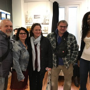 Artiste-exposante Marie-Claude Brillon avec ses amis