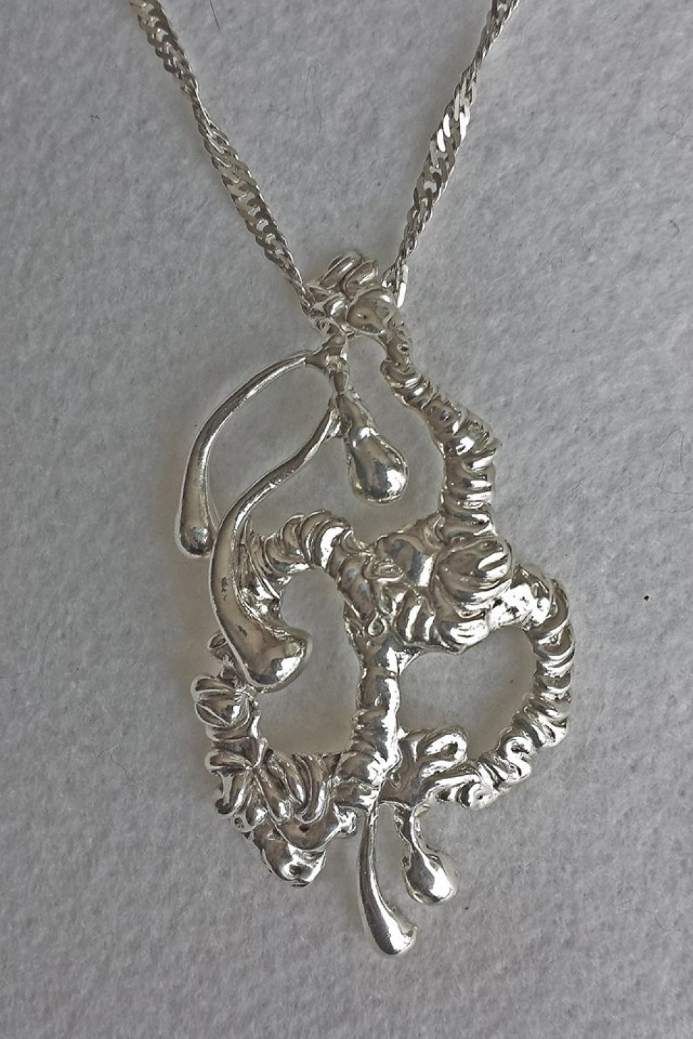 Bijou d'argent, sculpture organique